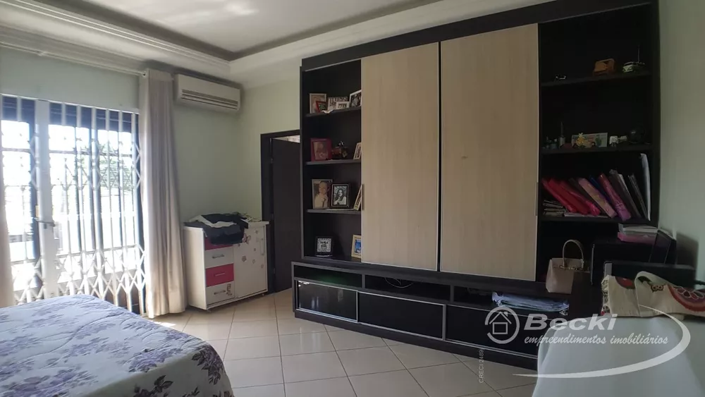 Casa, 4 quartos, 310 m² - Foto 1
