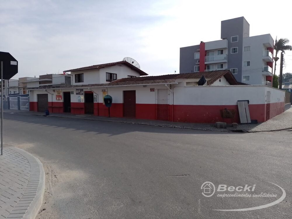 Casa, 3 quartos, 355 m² - Foto 1