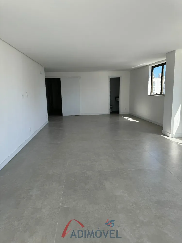 Apartamento, 4 quartos, 217 m² - Foto 1