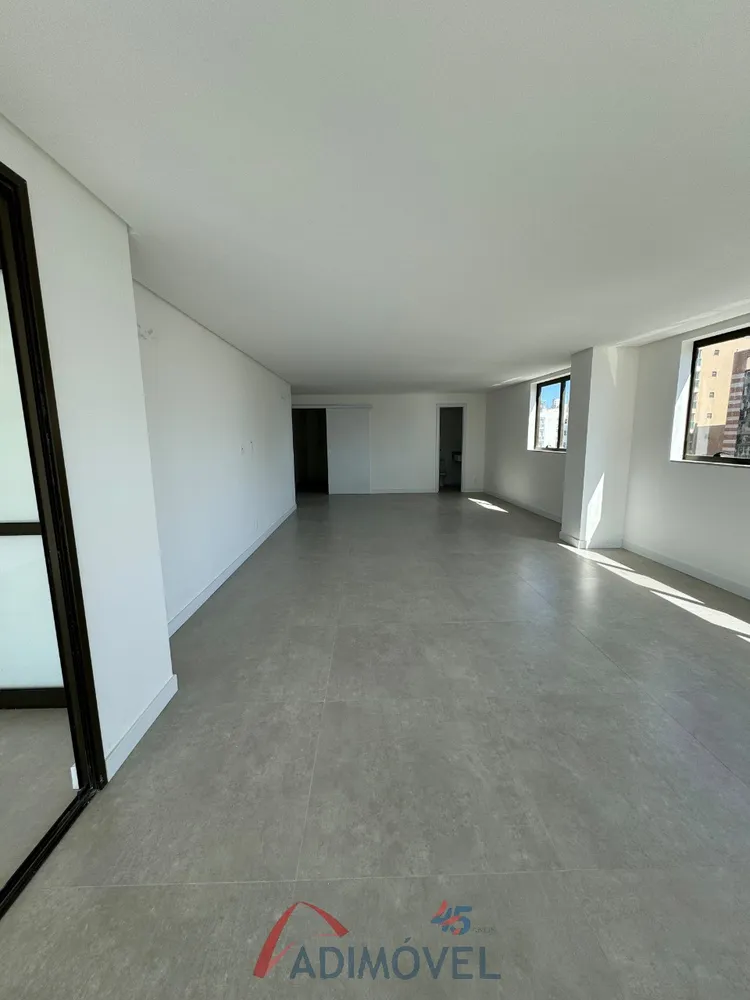 Apartamento, 4 quartos, 217 m² - Foto 2