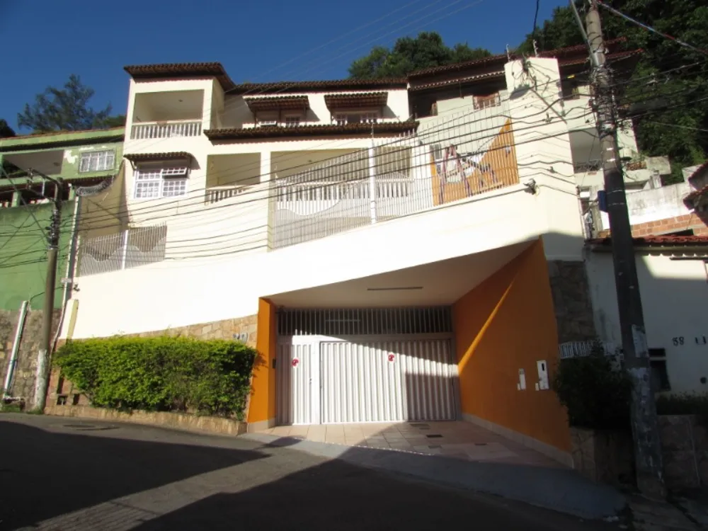 Casa, 4 quartos, 237 m² - Foto 1