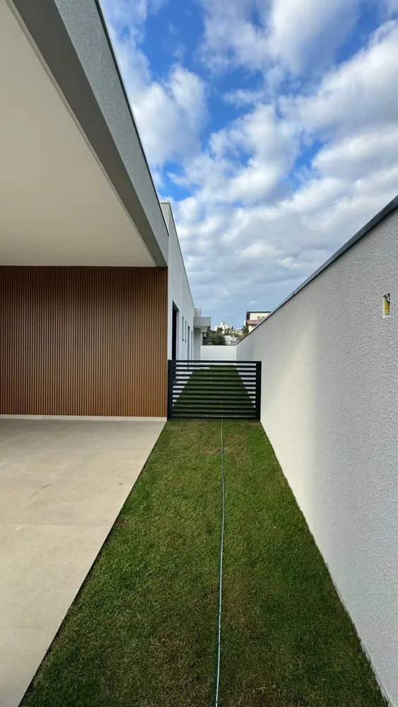 Casa, 4 quartos, 231 m² - Foto 2