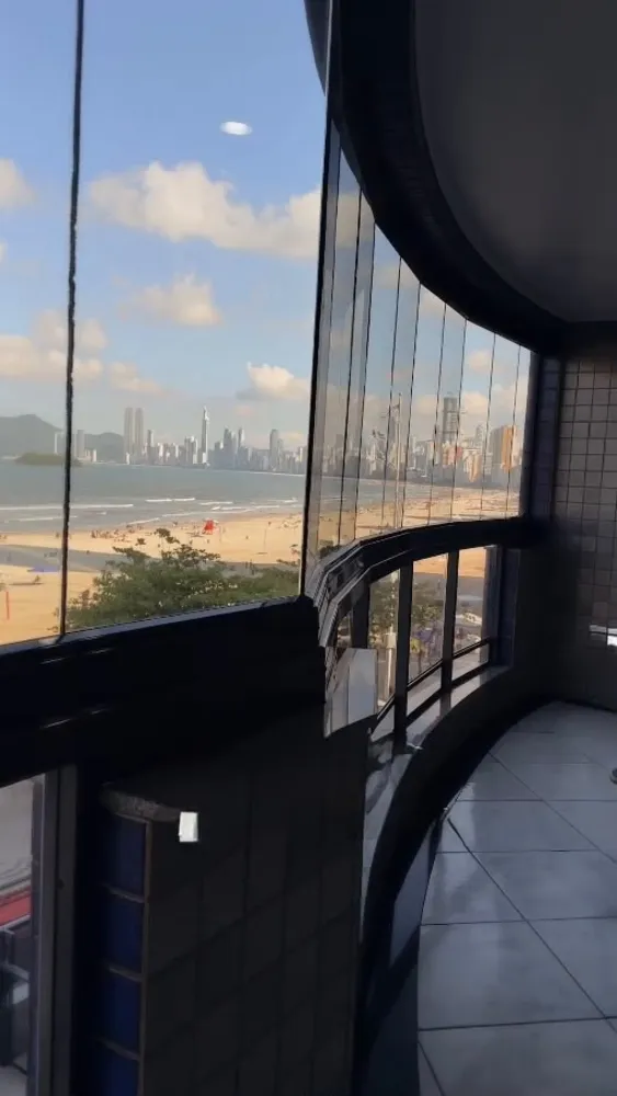 Apartamento, 3 quartos, 190 m² - Foto 2