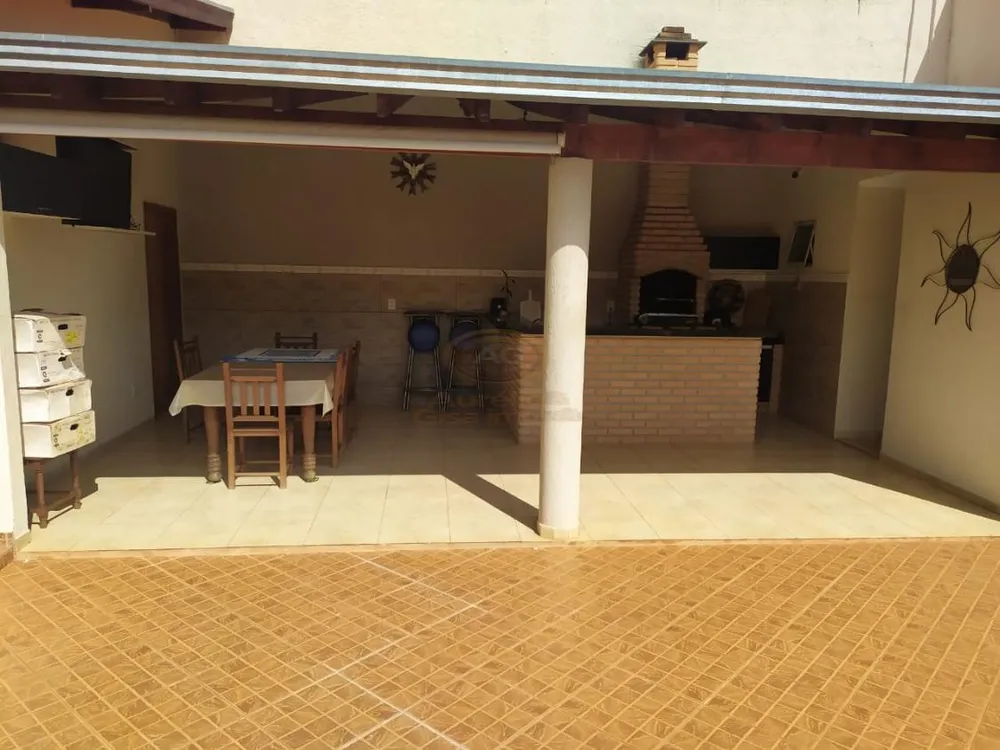 Casa, 3 quartos, 229 m² - Foto 1
