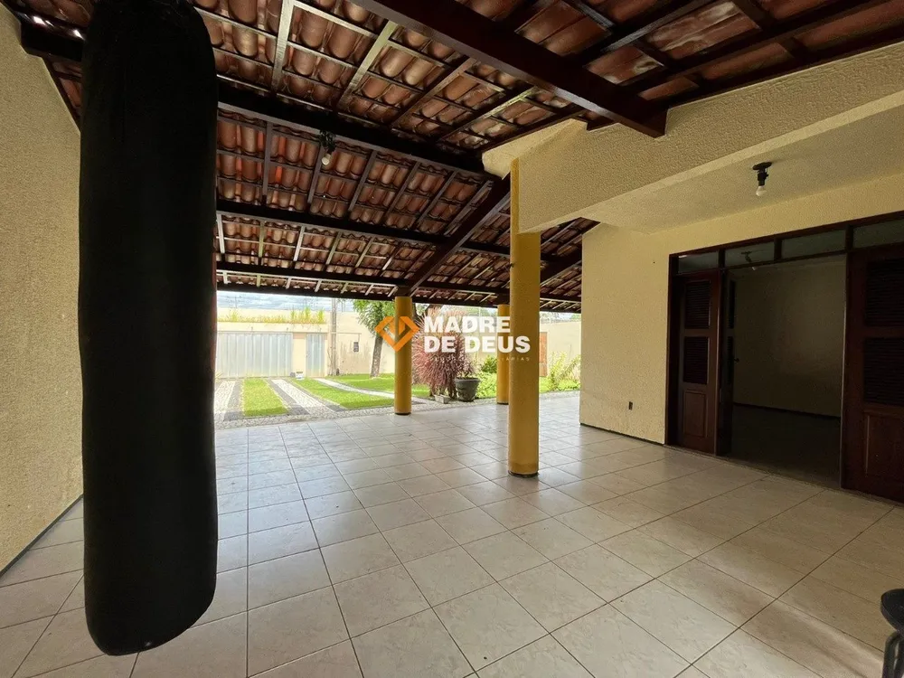 Casa, 6 quartos, 260 m² - Foto 2
