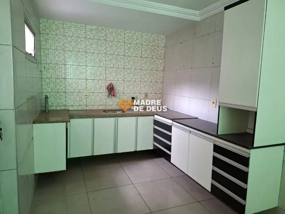 Casa, 5 quartos, 250 m² - Foto 1