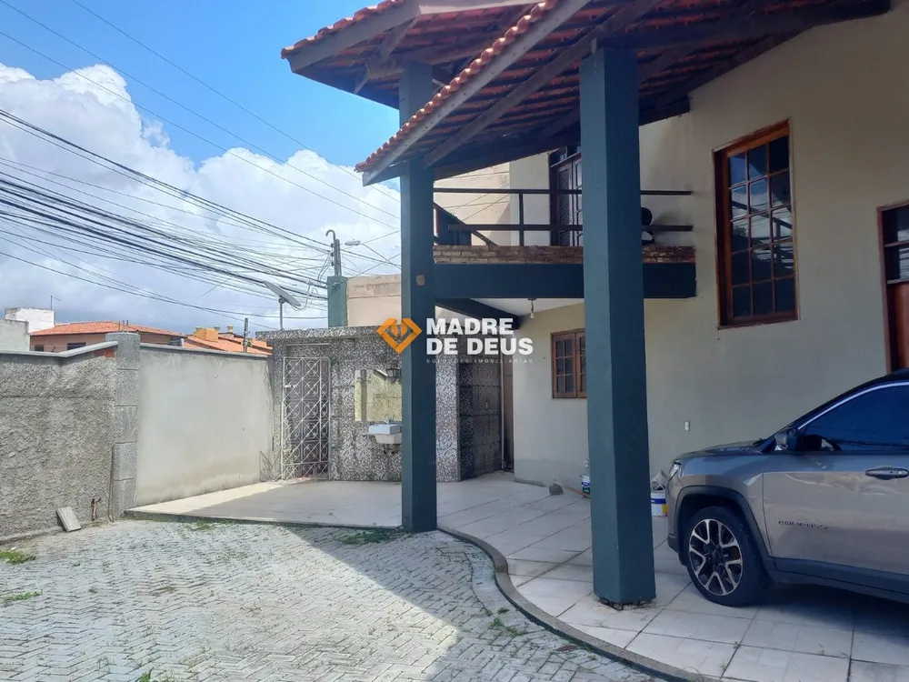 Casa, 4 quartos, 353 m² - Foto 1