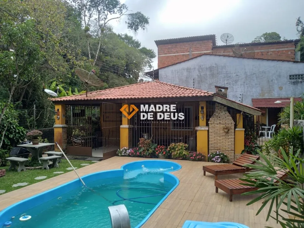 Chácara, 3 quartos, 1048 m² - Foto 1