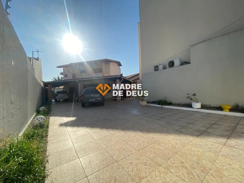 Casa, 6 quartos, 380 m² - Foto 1