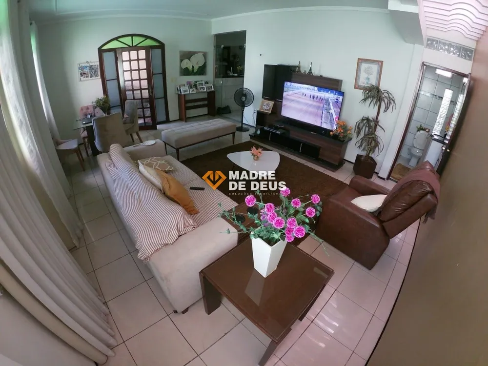 Casa, 3 quartos, 197 m² - Foto 1