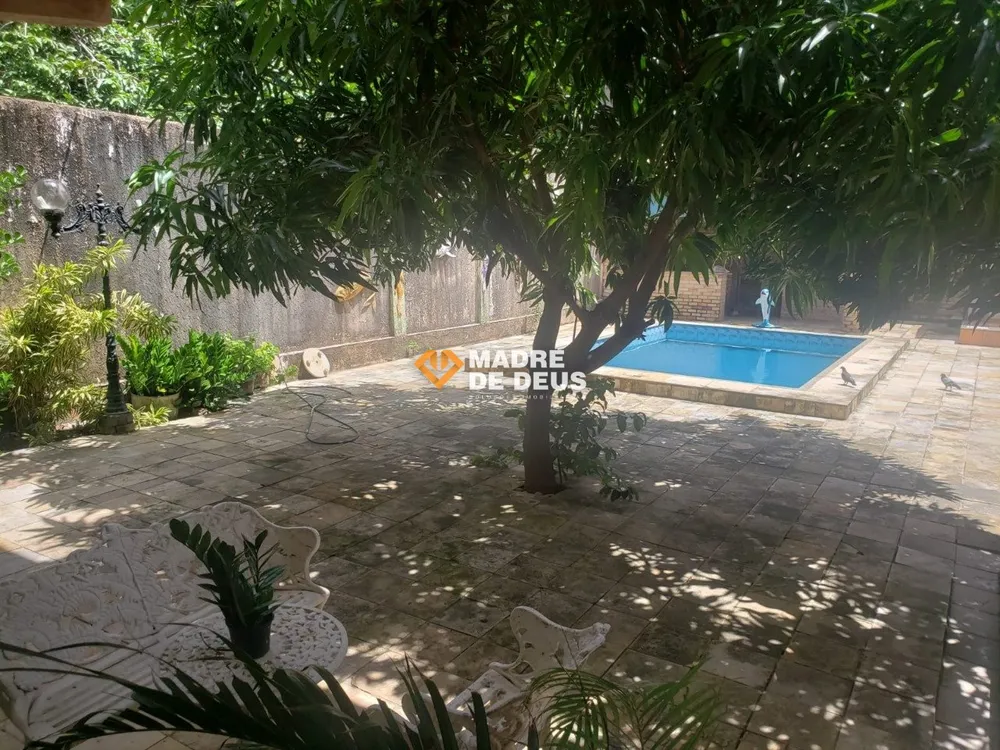 Casa, 5 quartos, 167 m² - Foto 1