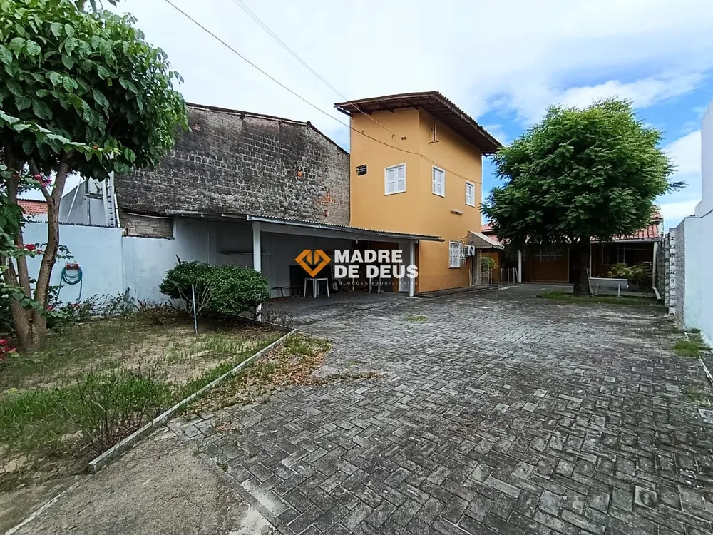 Casa, 4 quartos, 193 m² - Foto 2