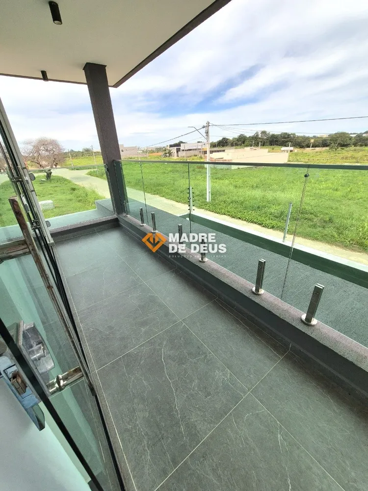 Casa, 3 quartos, 262 m² - Foto 1
