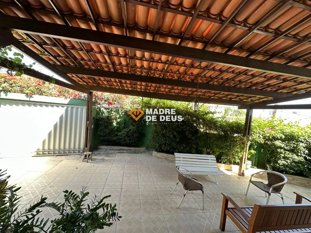 Casa, 5 quartos, 368 m² - Foto 1