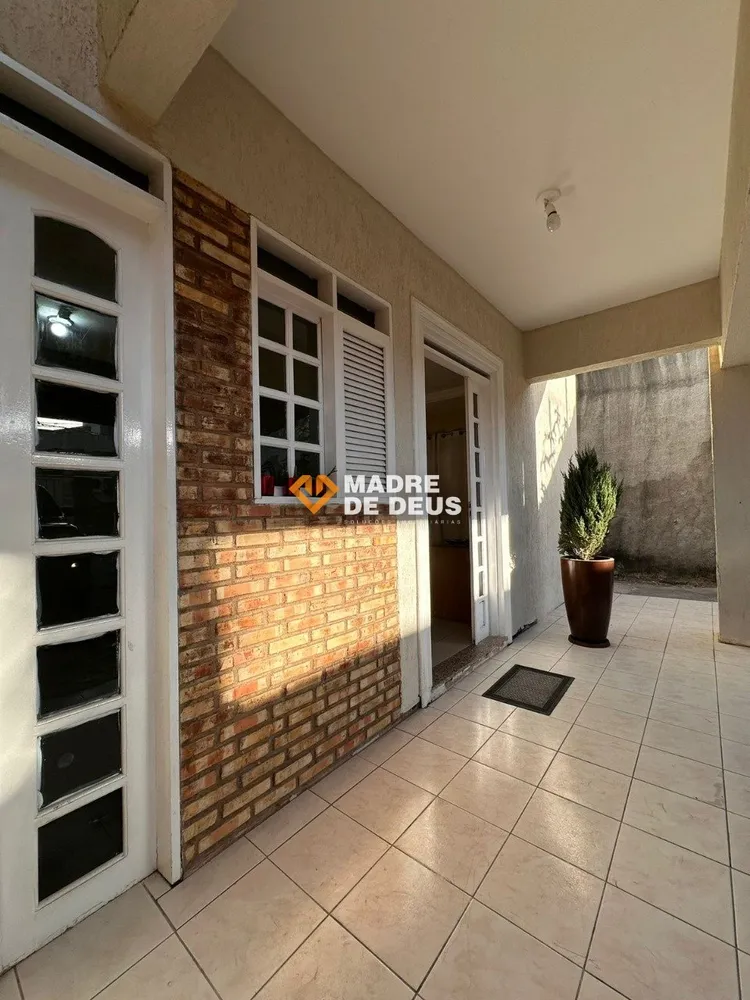Casa, 5 quartos, 150 m² - Foto 1