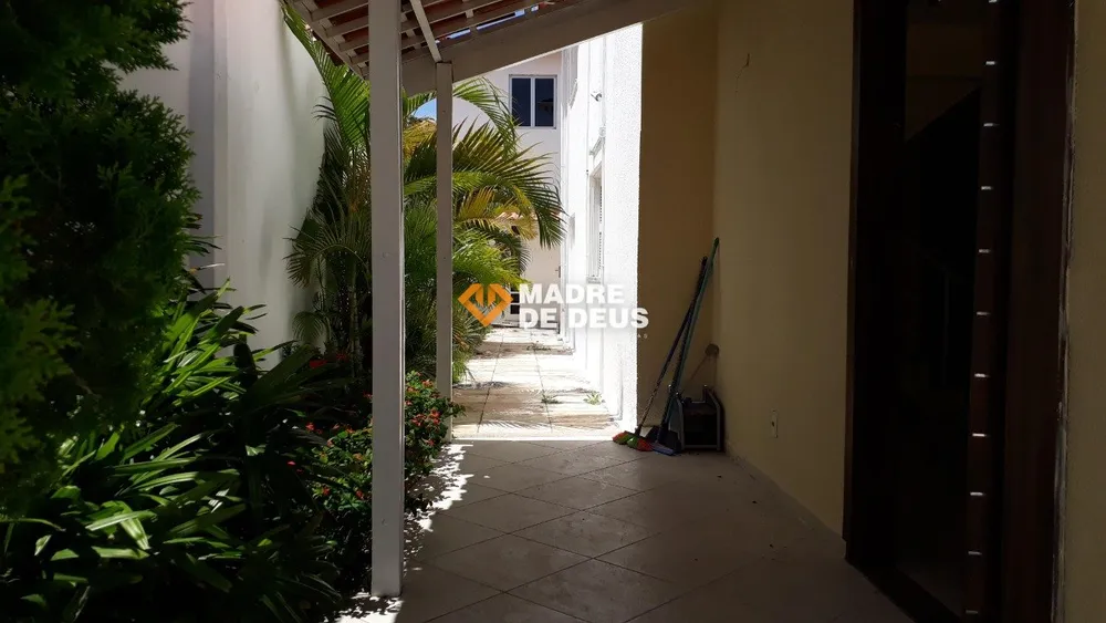 Casa, 8 quartos, 221 m² - Foto 2