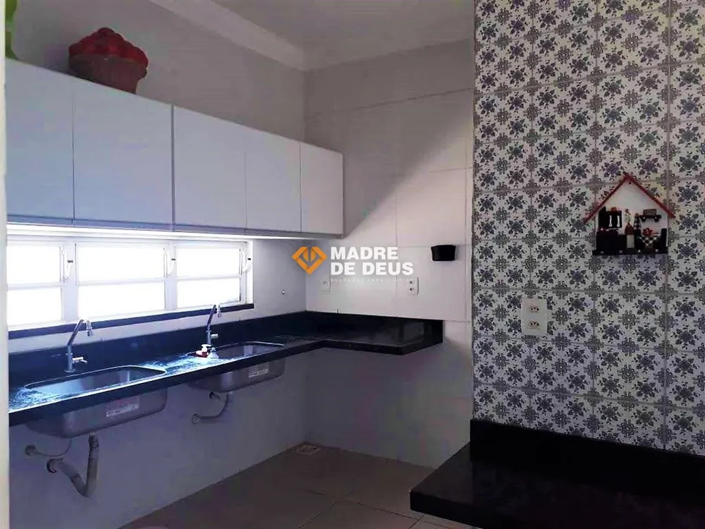Casa, 4 quartos, 215 m² - Foto 8