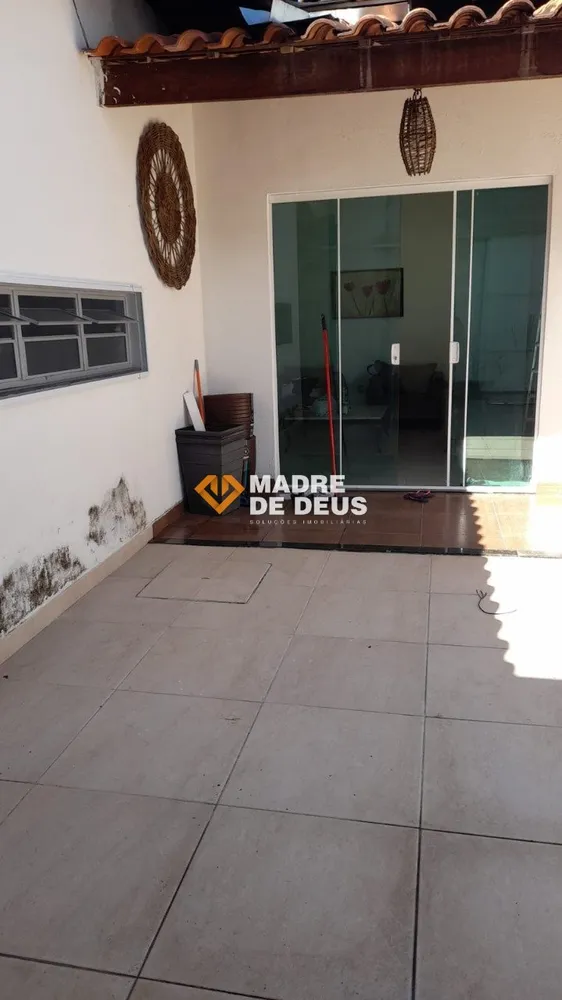 Casa, 4 quartos, 215 m² - Foto 1