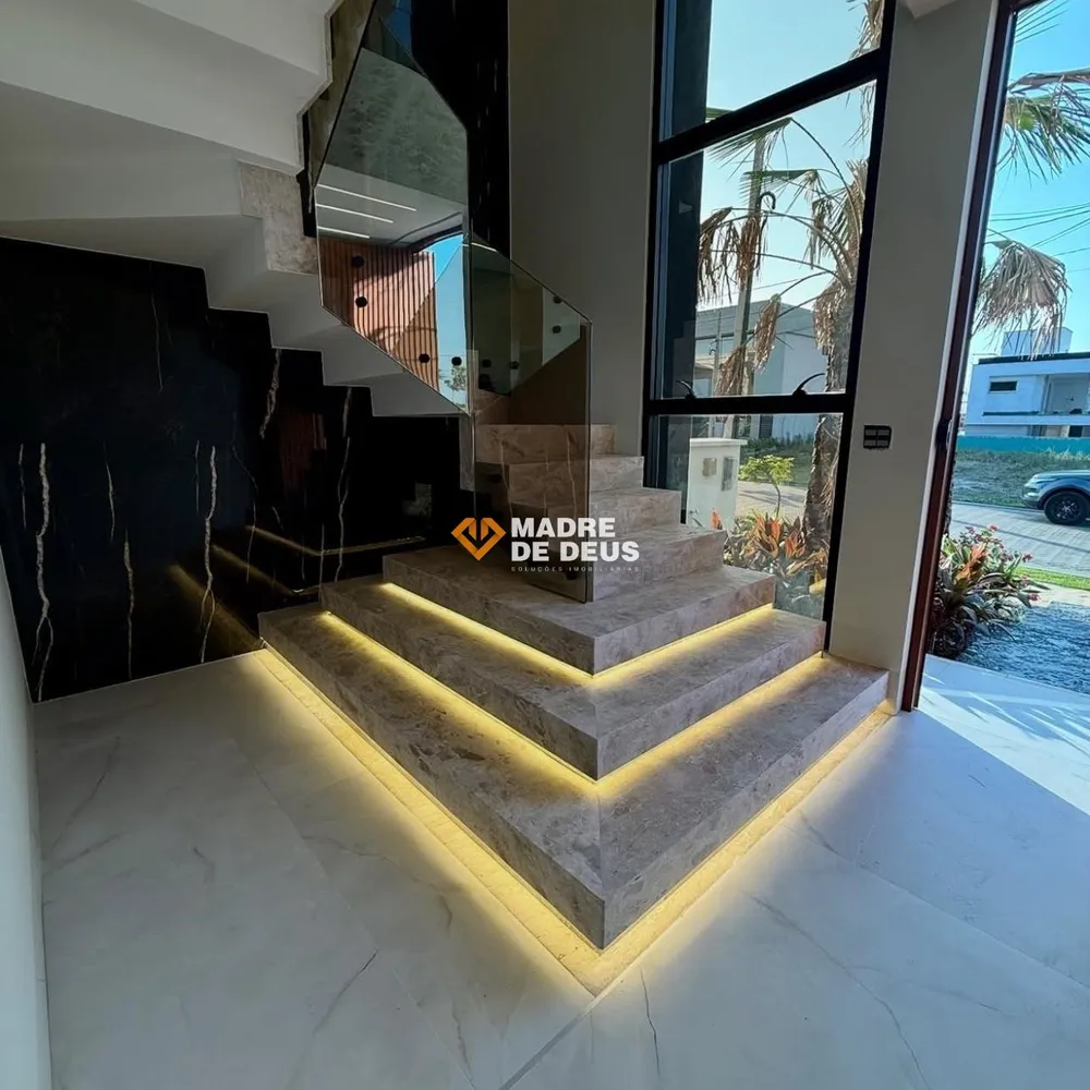 Casa, 3 quartos, 235 m² - Foto 3
