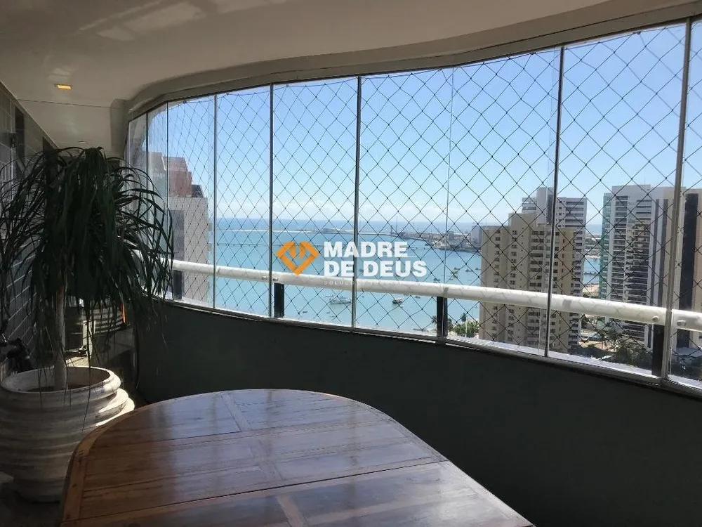 Apartamento, 3 quartos, 221 m² - Foto 1