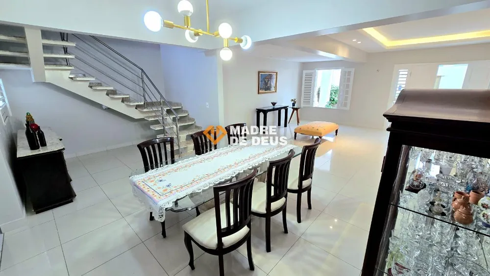 Casa, 4 quartos, 428 m² - Foto 1