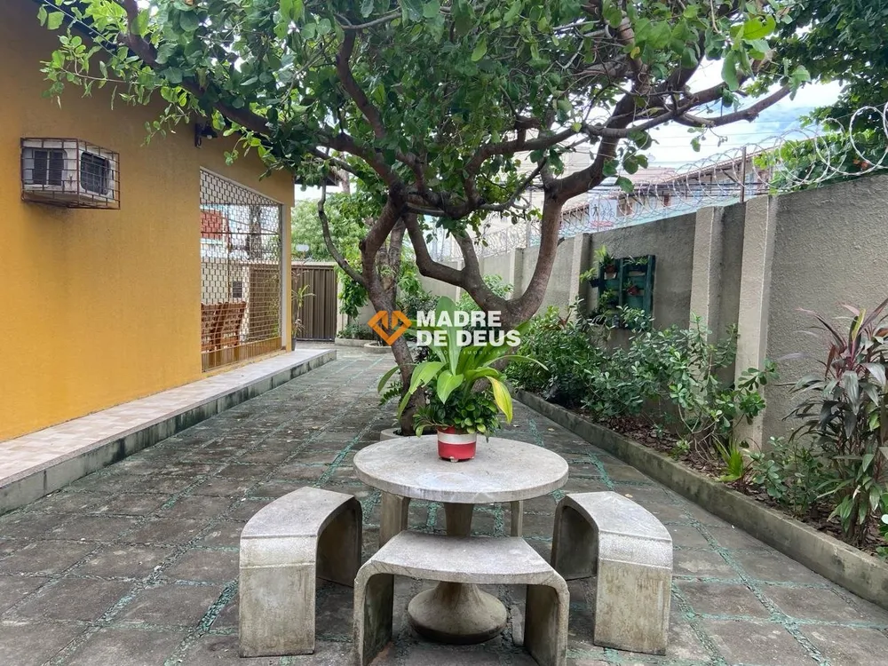Casa, 4 quartos, 220 m² - Foto 1