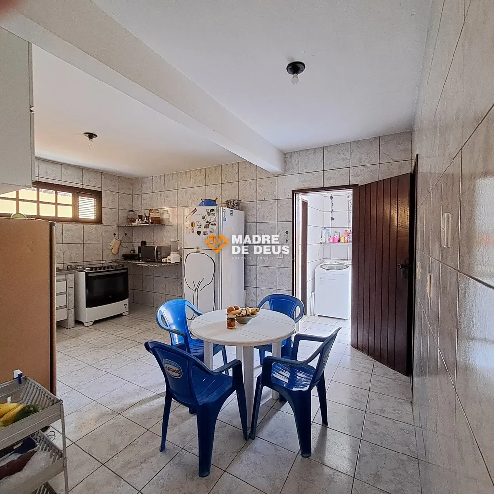 Casa, 4 quartos, 309 m² - Foto 1
