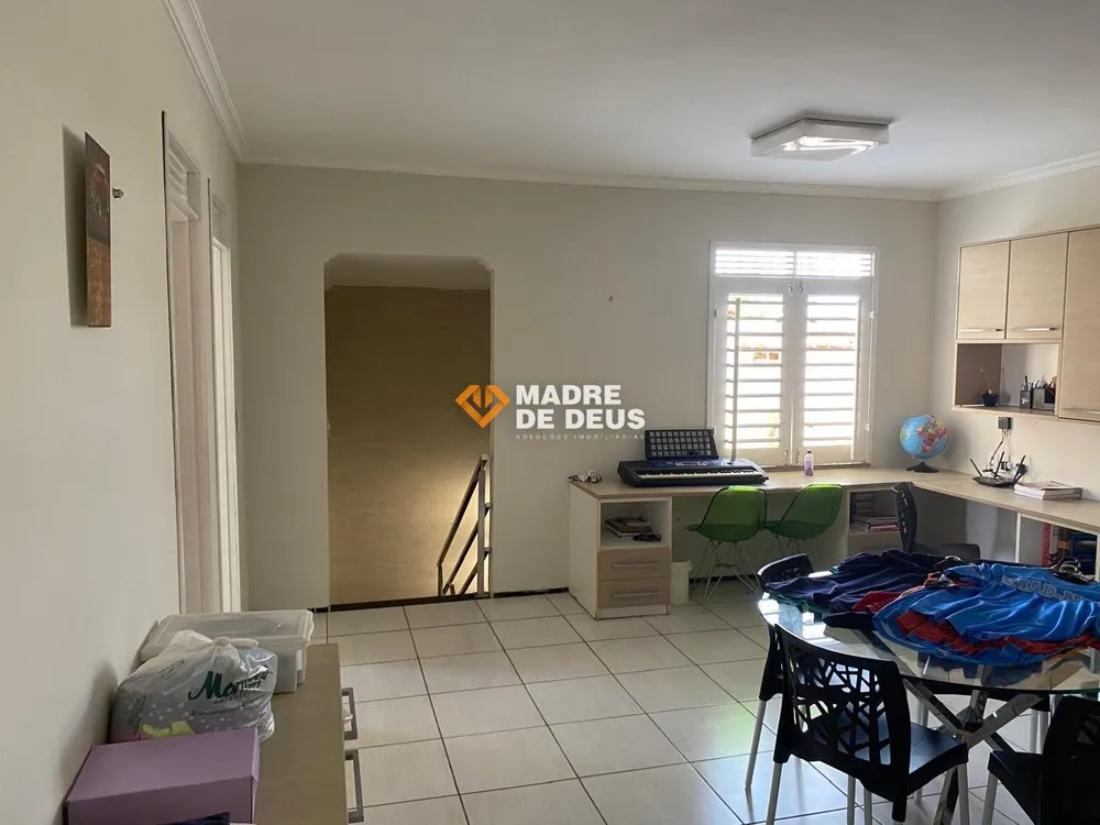 Casa, 4 quartos, 350 m² - Foto 2