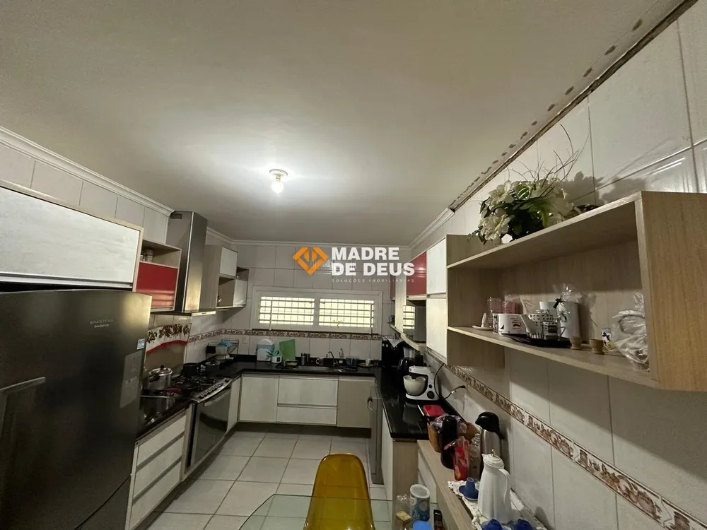 Casa, 4 quartos, 350 m² - Foto 9