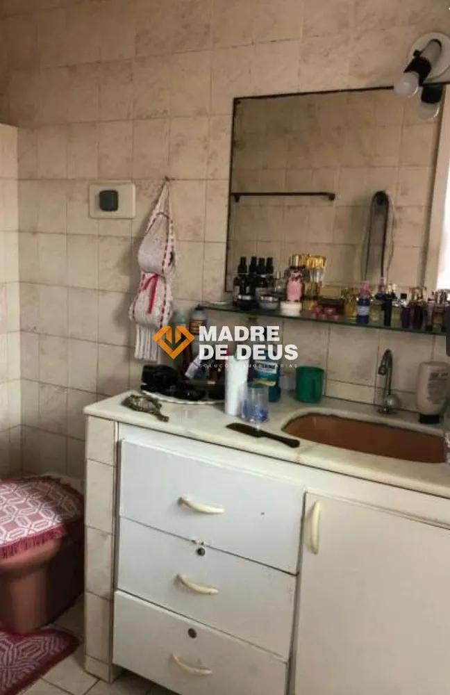 Casa, 6 quartos, 195 m² - Foto 2