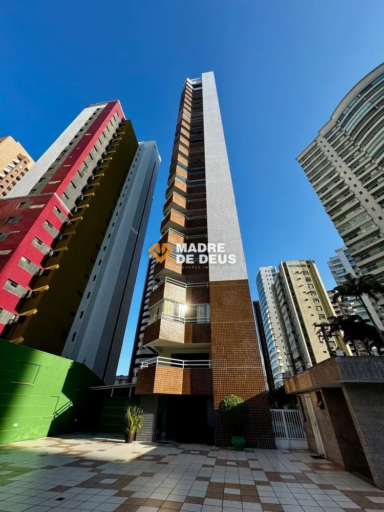 Apartamento, 3 quartos, 211 m² - Foto 1