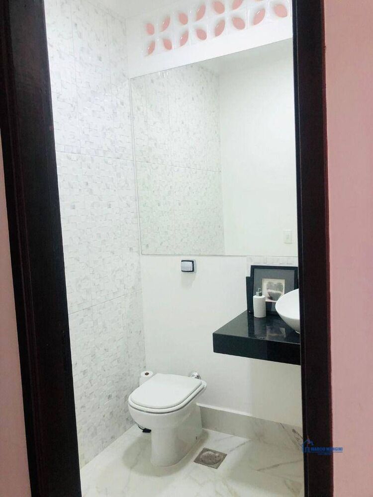 Casa à venda com 3 quartos, 219m² - Foto 8