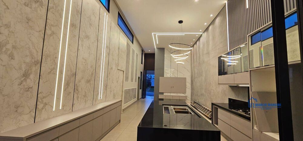 Casa à venda e aluguel com 3 quartos, 220m² - Foto 2