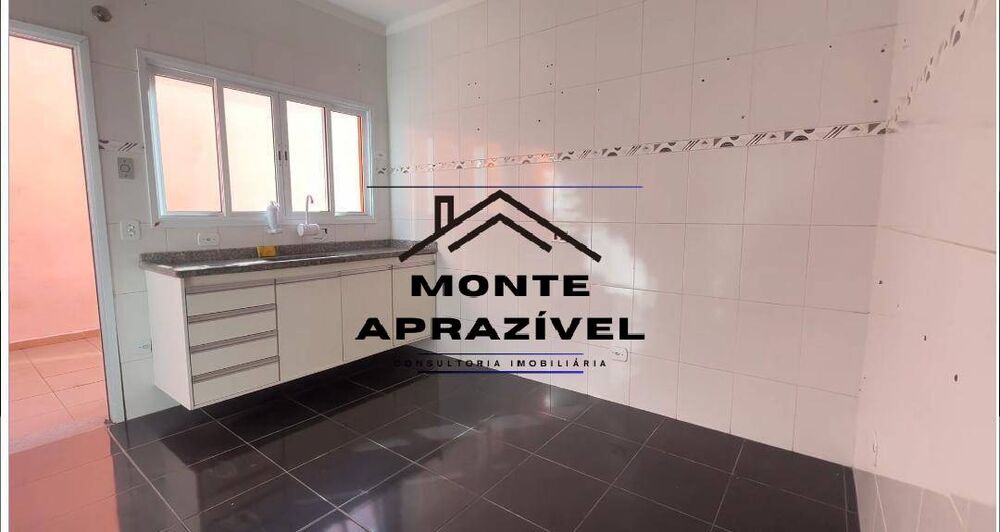 Sobrado à venda com 2 quartos, 300m² - Foto 1