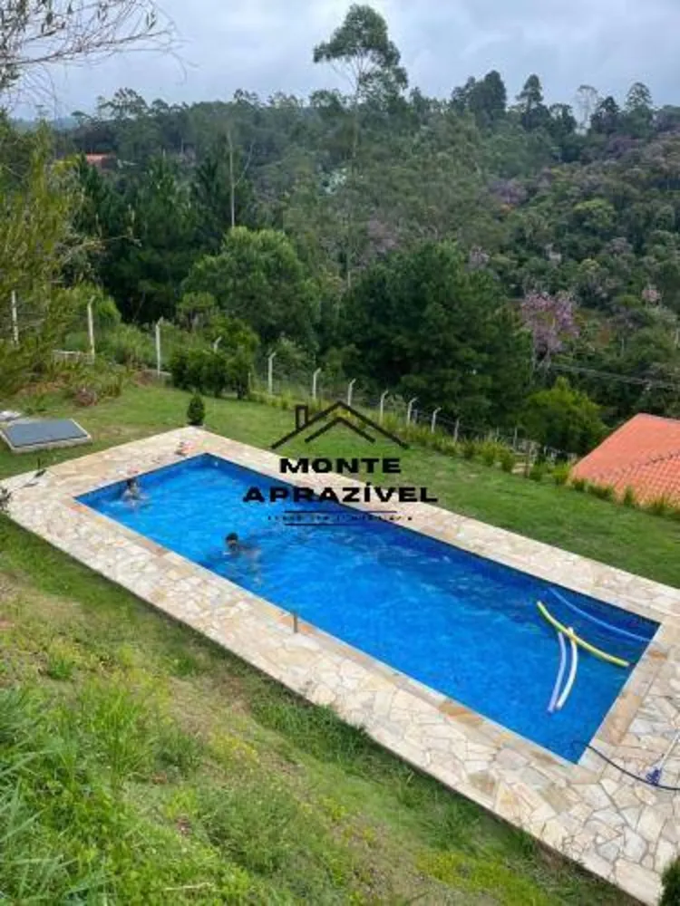 Chácara, 3 quartos, 1573 m² - Foto 1