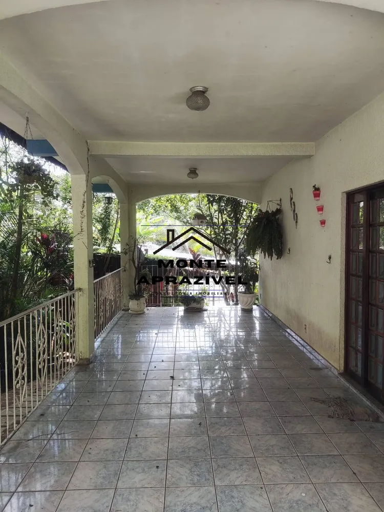 Chácara, 3 quartos, 1957 m² - Foto 1