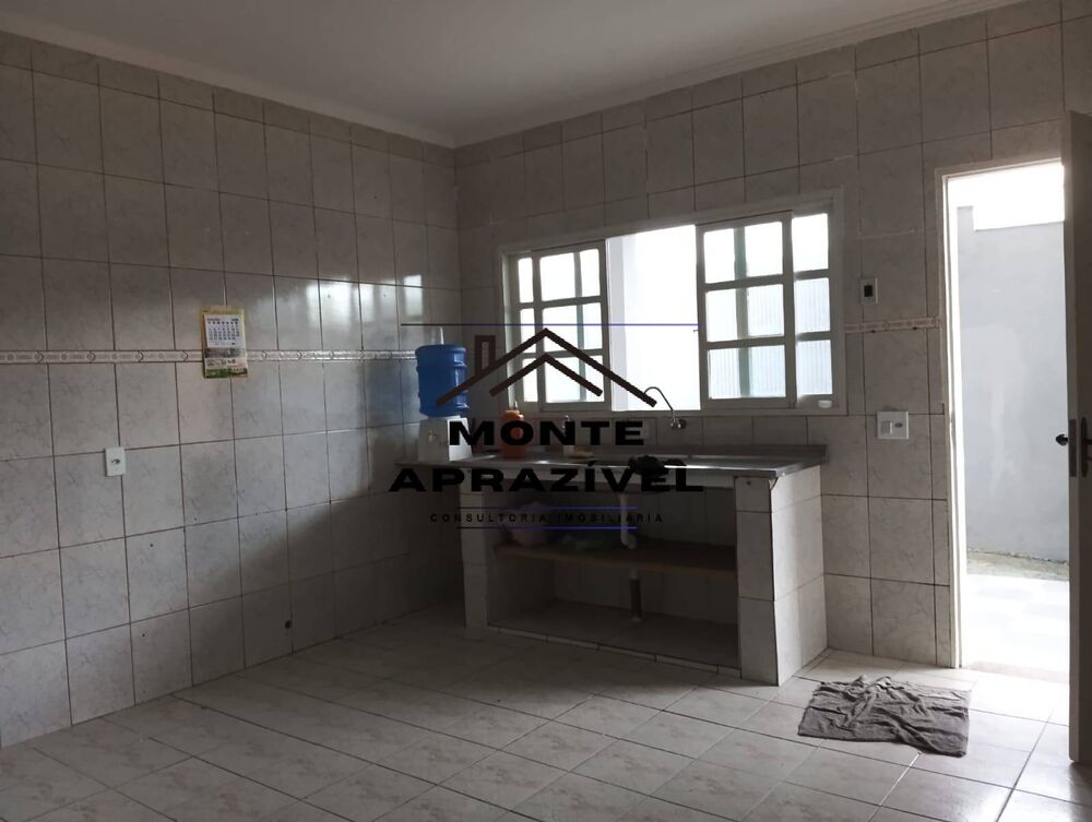 Casa para alugar com 2 quartos, 80m² - Foto 5