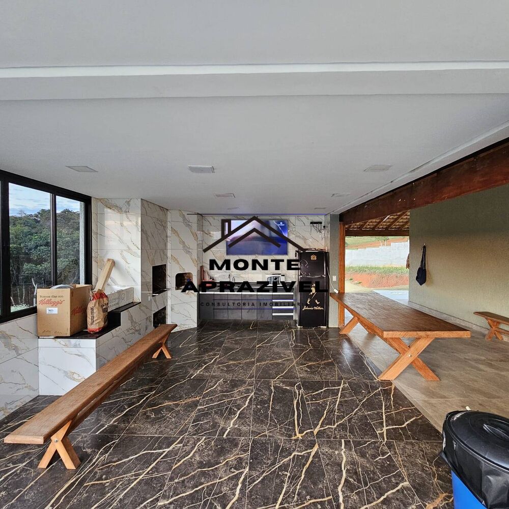 Chácara à venda com 3 quartos, 2500m² - Foto 1