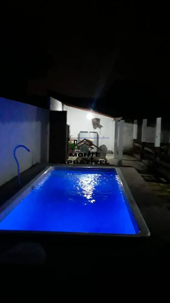 Chácara, 3 quartos, 900 m² - Foto 1