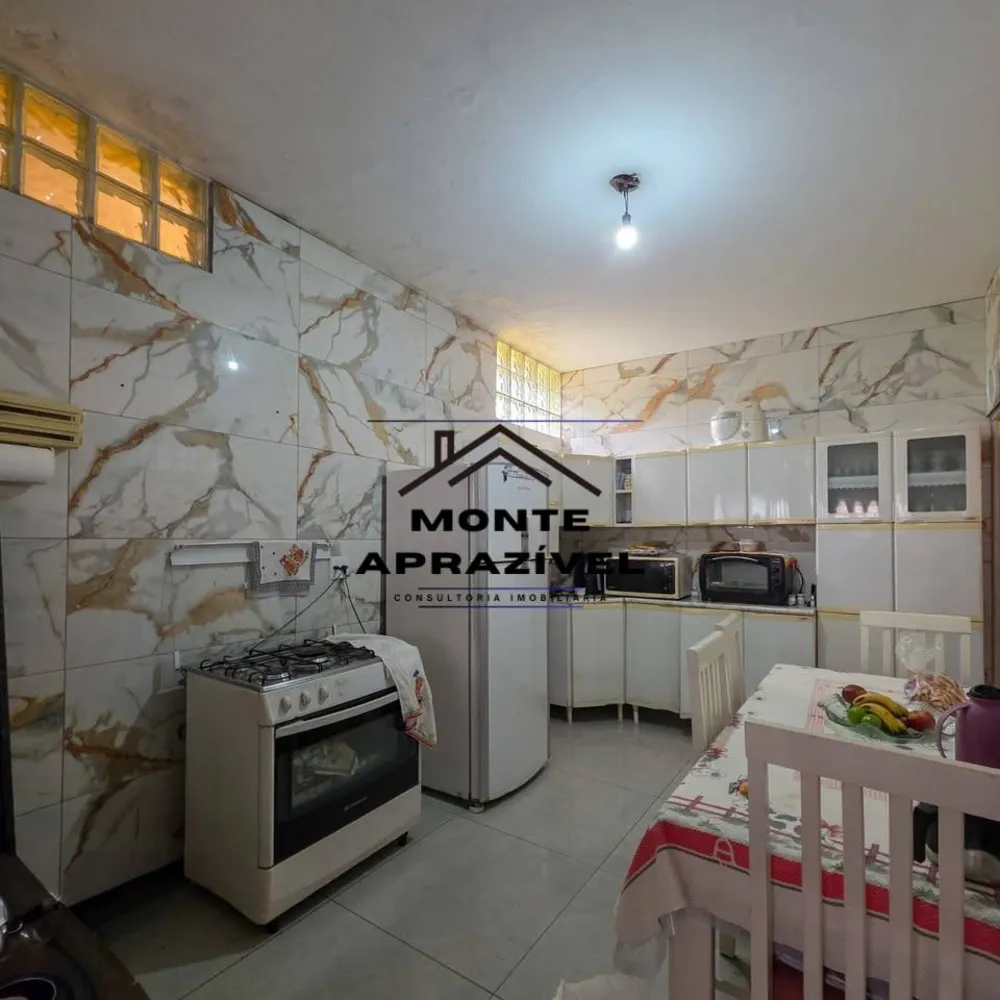 Casa, 3 quartos, 230 m² - Foto 1
