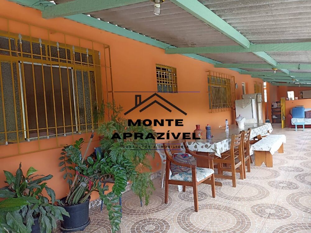 Chácara à venda com 3 quartos, 2500m² - Foto 1