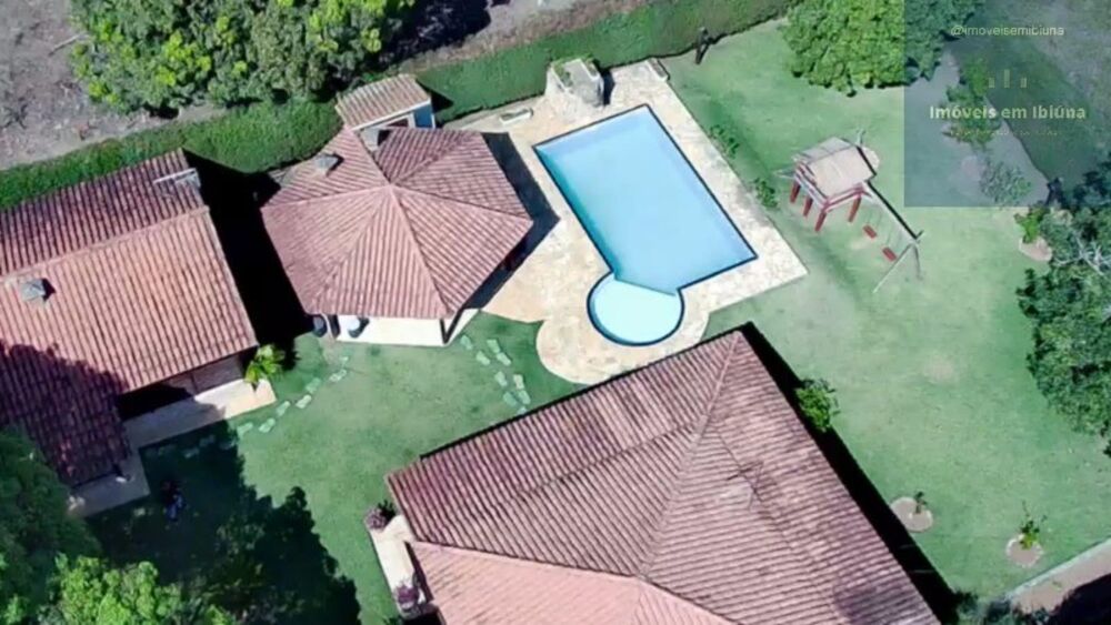 Chácara à venda com 3 quartos, 1375m² - Foto 1