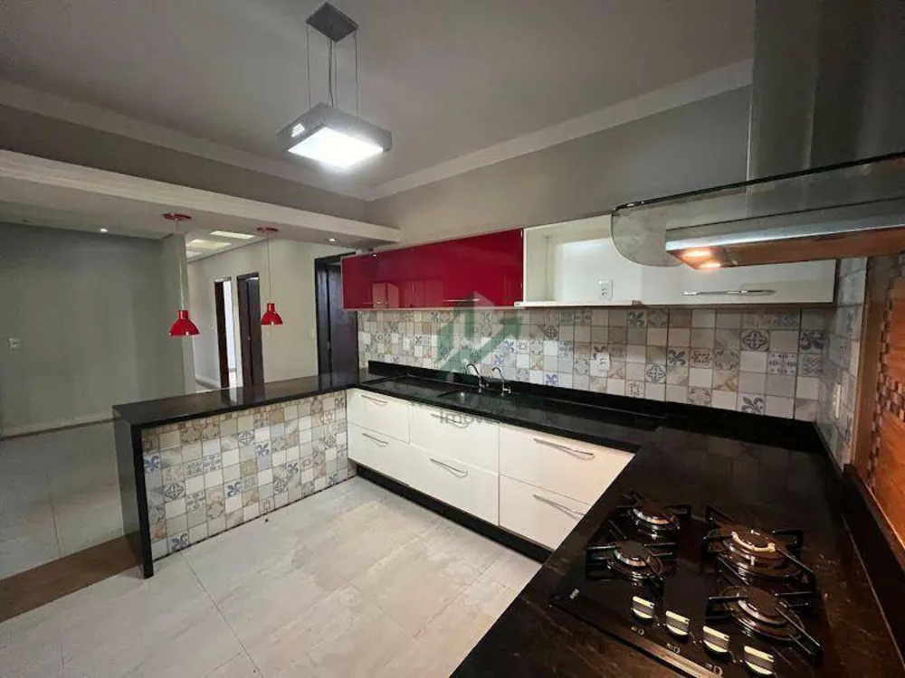 Casa, 3 quartos, 213 m² - Foto 1