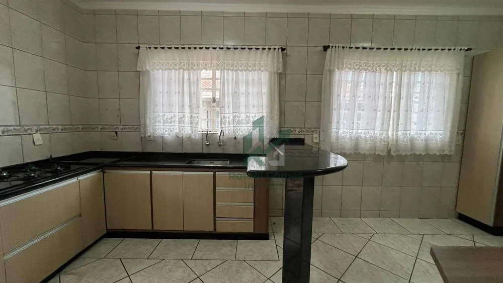 Casa, 3 quartos, 232 m² - Foto 3