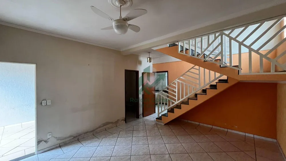 Casa, 3 quartos, 232 m² - Foto 1