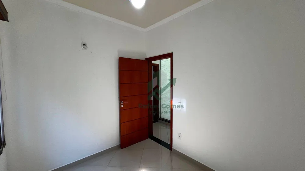 Casa, 3 quartos, 230 m² - Foto 2