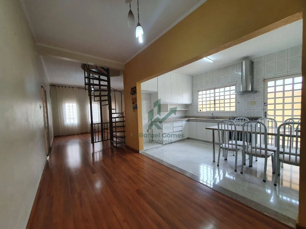Casa, 3 quartos, 260 m² - Foto 2