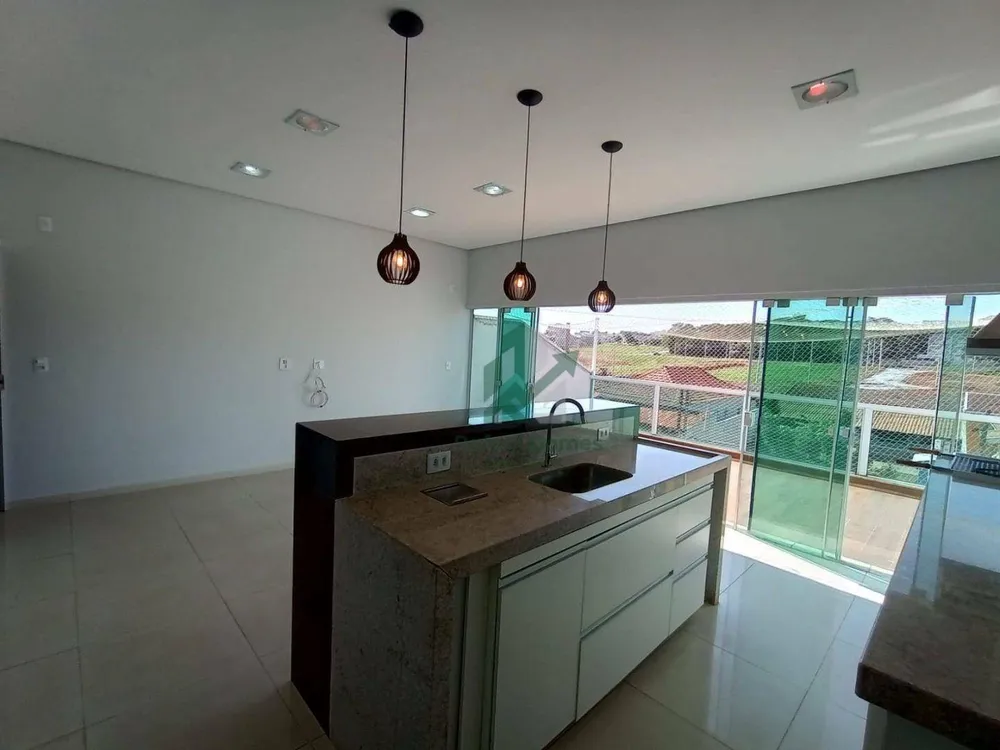 Casa, 3 quartos, 210 m² - Foto 4
