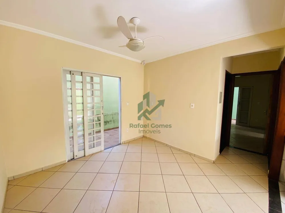 Casa, 3 quartos, 194 m² - Foto 1