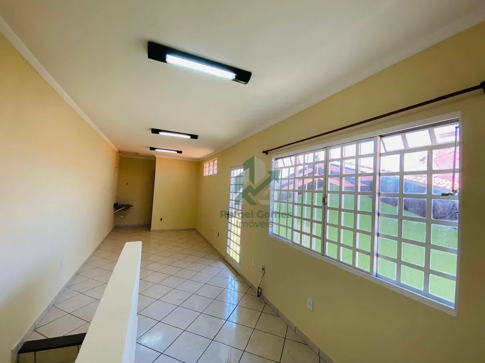 Casa, 3 quartos, 194 m² - Foto 2